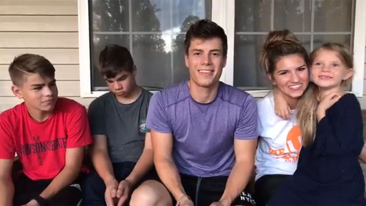 Watch "Bringing Up Bates" Season 8 Episodes on UPtv!